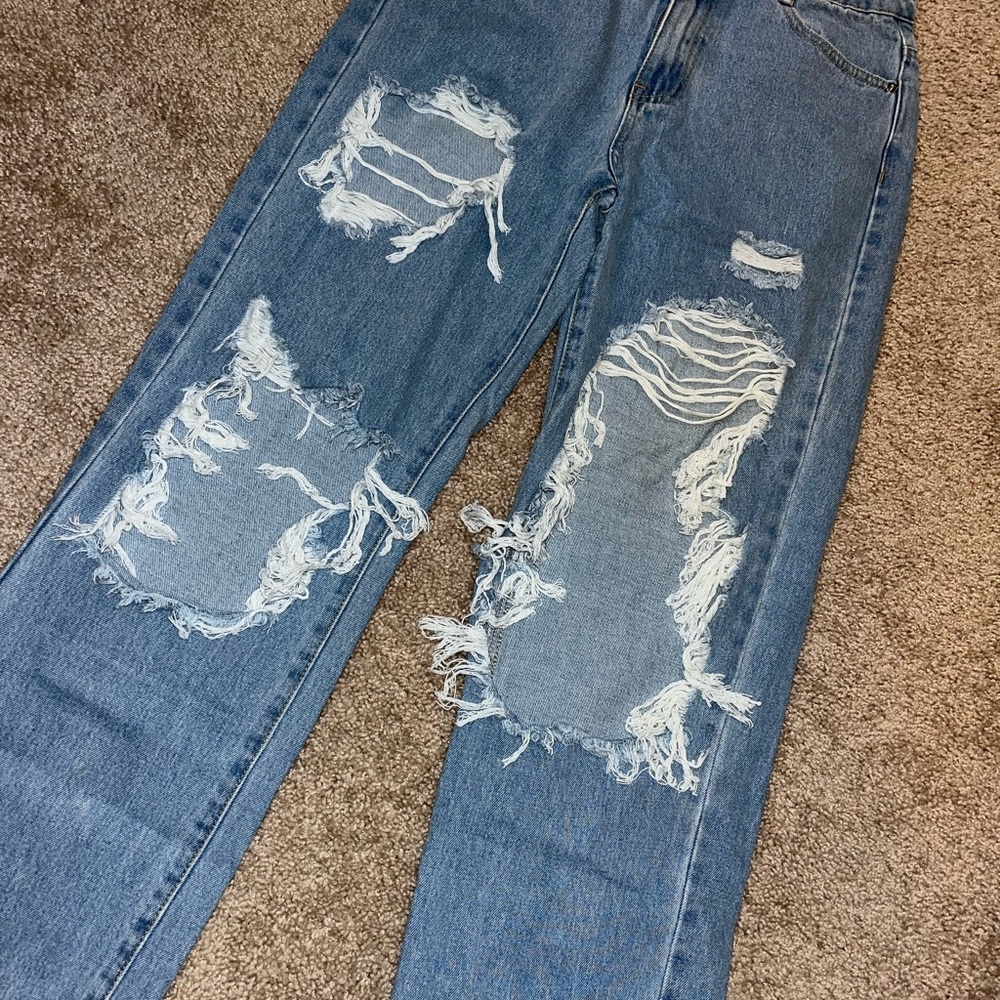 Missguided High waisted distressed boyfriend jeans - Picture 3 of 5